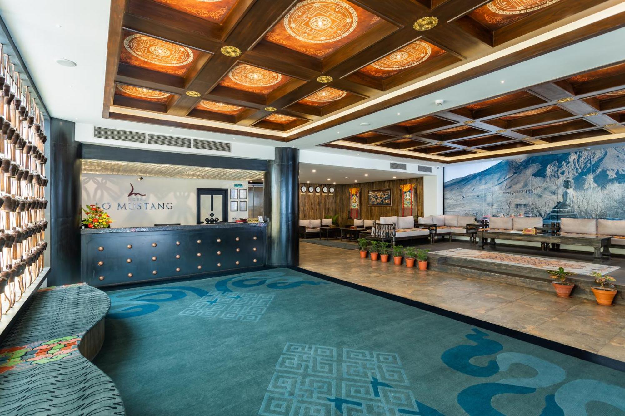 Hotel Lo Mustang Катманду Экстерьер фото